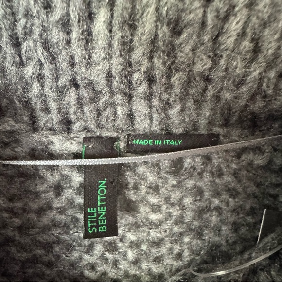 United Colors Of Benetton Gray and Purple Floral Turtleneck Sweater - Picture 5 of 8